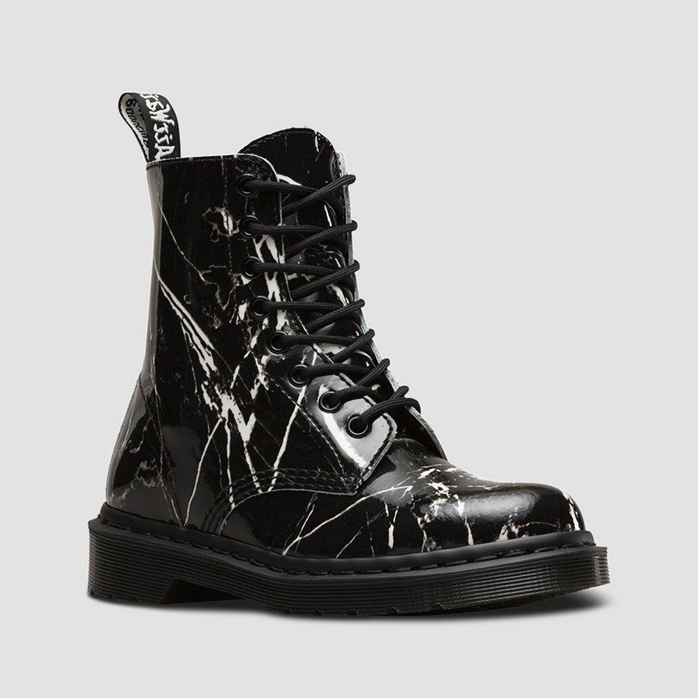 Rare Dr. Marten’s 1460 Pascal Marble Black Women’s Leather Lace Up Boot